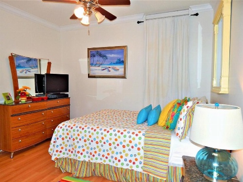 206 Holiday Isle image 6